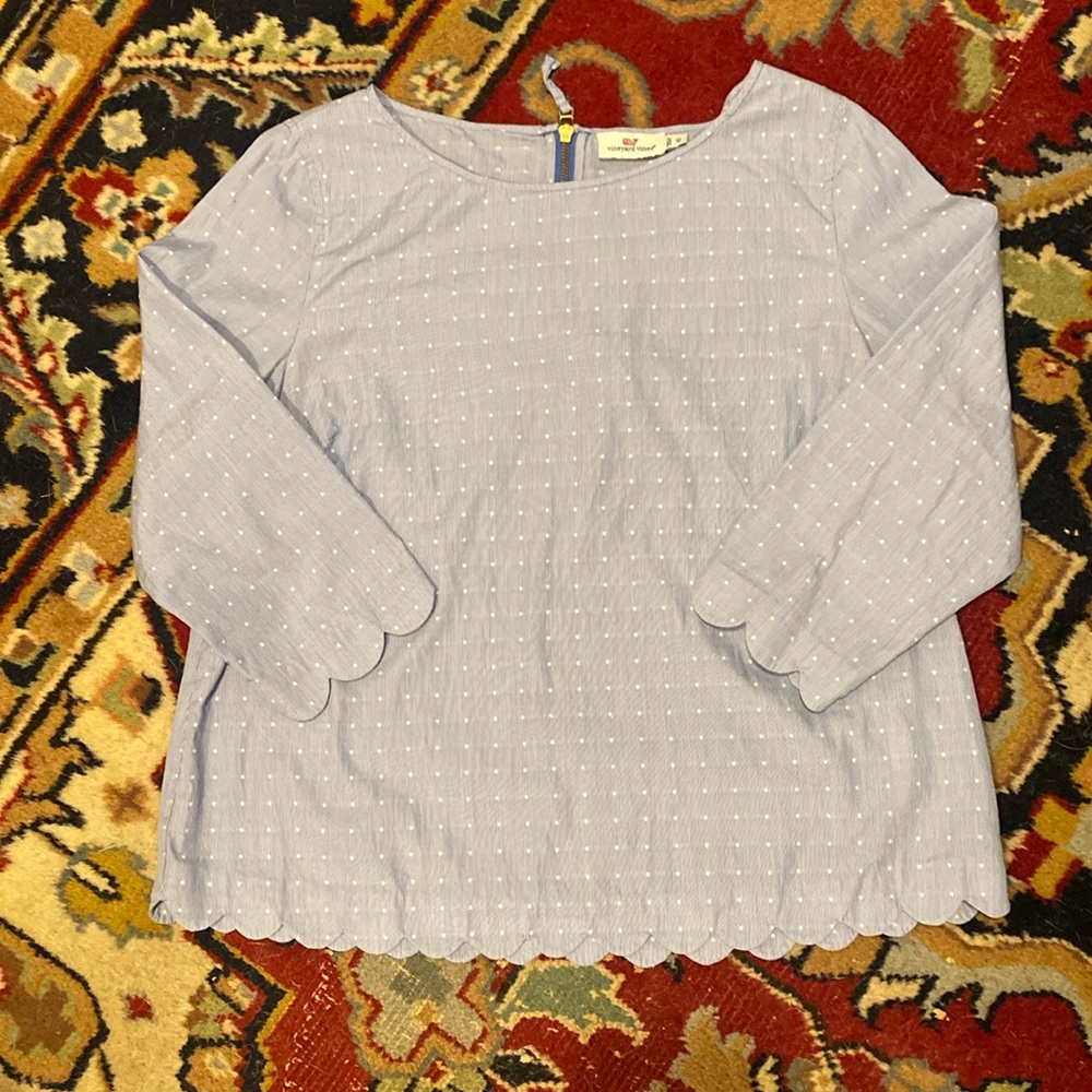Vineyard Vines Blouse size 12 Scalloped Edge Chambray Blue Pin Dot